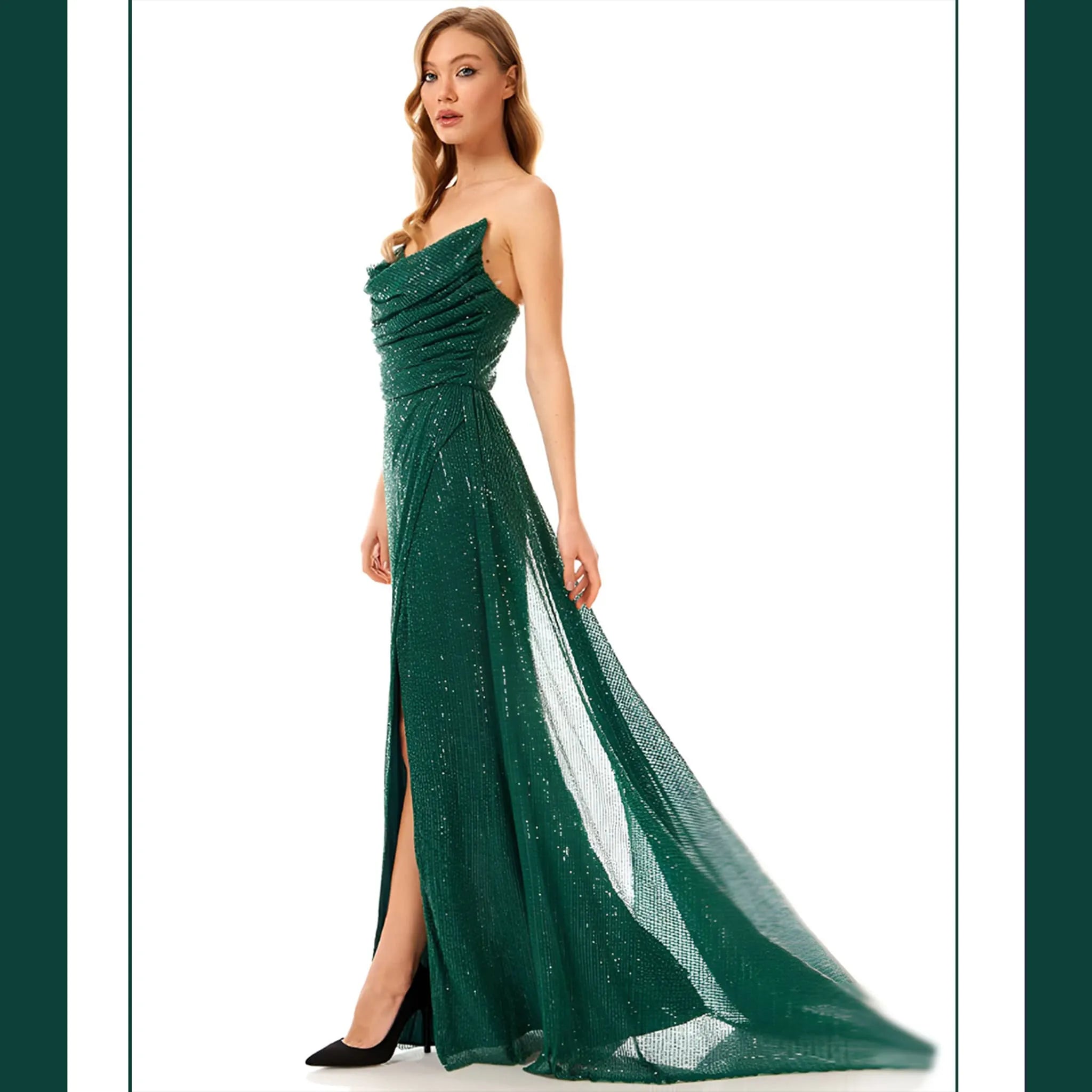 Vestido Hiranur Verde detalle silueta en movimiento, perfil invitada perfecta graduación ideal madrina perfecta